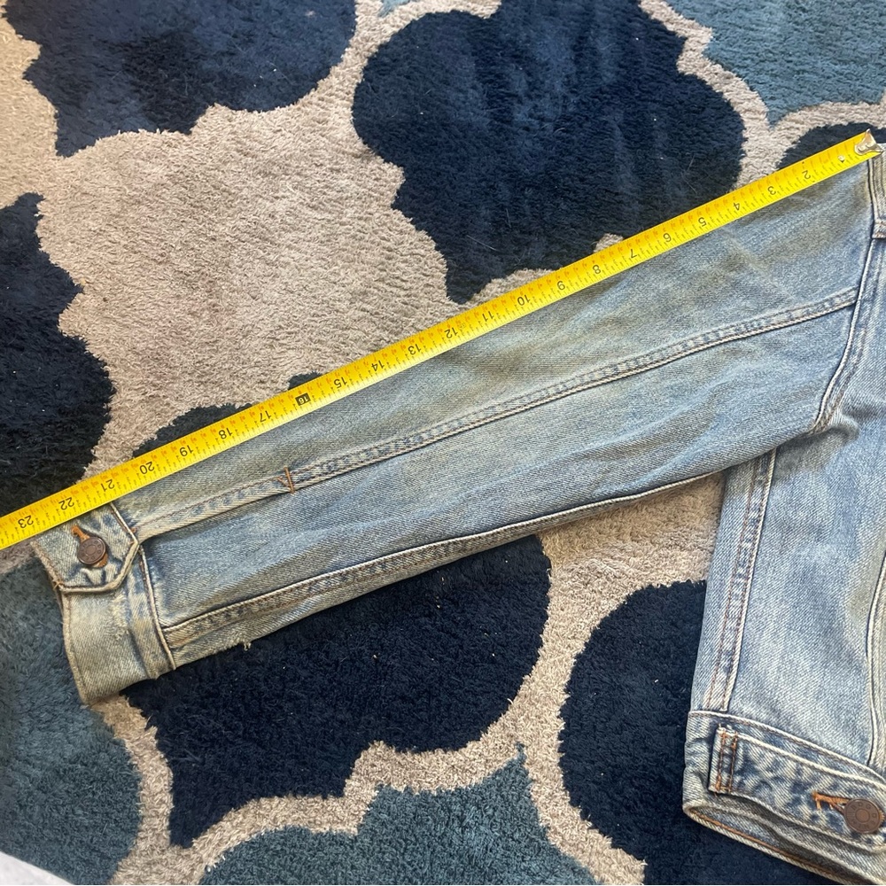 UO Embroidered Jean Jacket - Picture 6 of 7